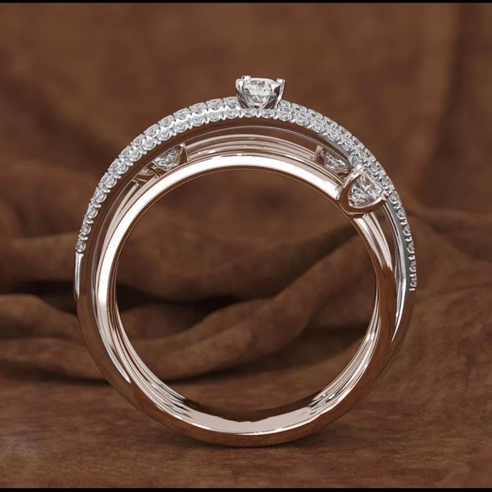 Thick Rose gold ring with Cubic Zirconia stones - Picture 4 of 4